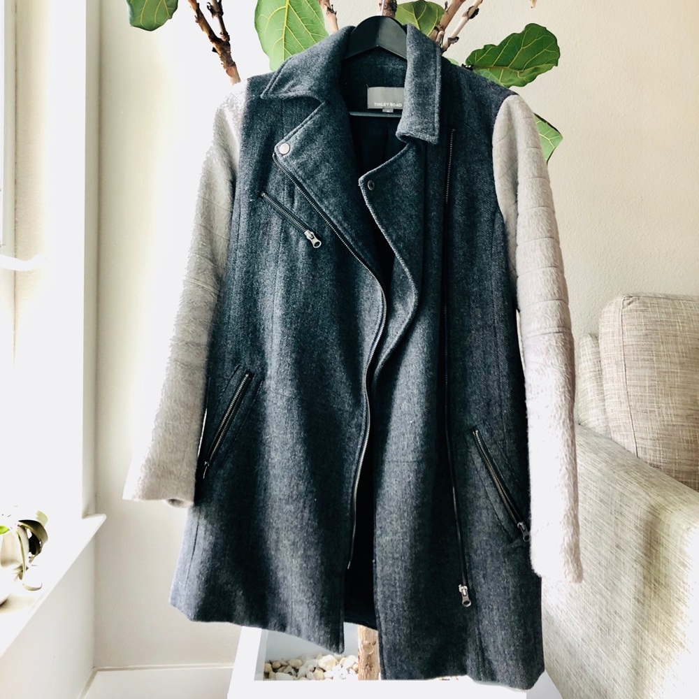 Two tone dark/light gray coat w/ stitch detail